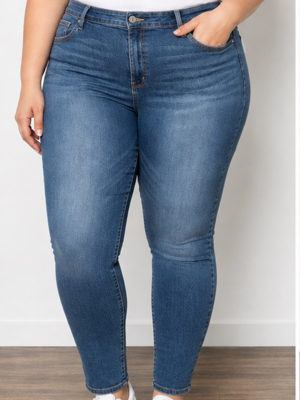 NWT Curvy High-Rise Blue Skinny Jeans